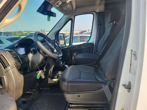 Used 2025 RAM ProMaster 2500 w/ U-Haul Equipment Group FWD image 9