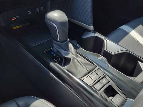 Used 2025 Toyota Camry SE image 23