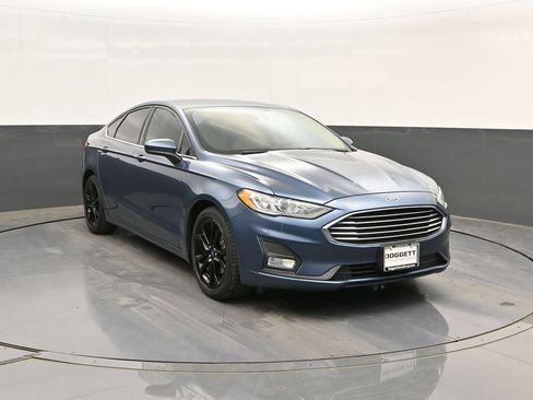 Used 2019 Ford Fusion SE w/ Equipment Group 151A FWD image 18