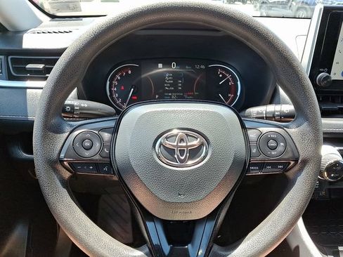 Used 2025 Toyota RAV4 XLE AWD/4WD image 12
