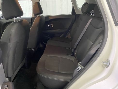 Used 2018 Kia Soul image 11