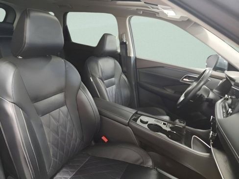 Used 2023 Nissan Rogue Platinum w/ Platinum Premium Package image 18