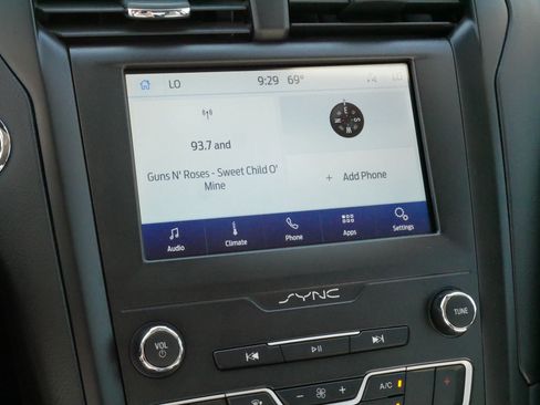 Used 2020 Ford Fusion SE w/ Equipment Group 151A FWD image 22