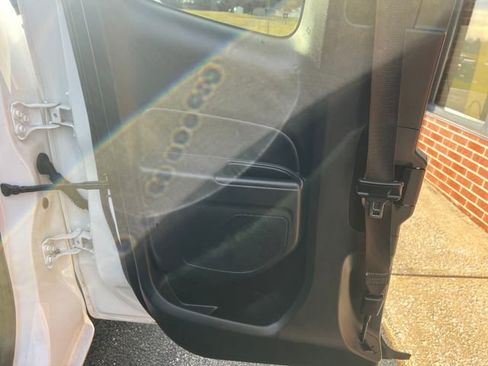 Used 2022 Chevrolet Colorado LT w/ Fleet Safety Package image 23