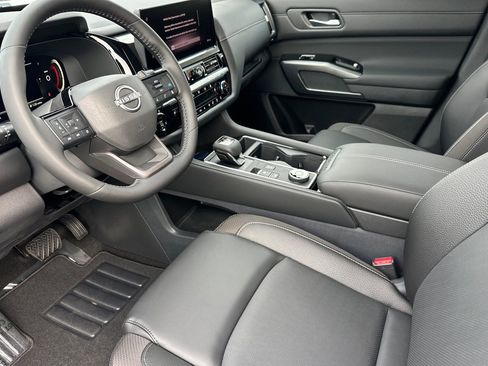 New 2026 Nissan Pathfinder SL AWD/4WD image 10