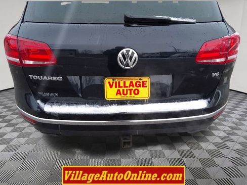 Used 2017 Volkswagen Touareg Wolfsburg Edition image 13