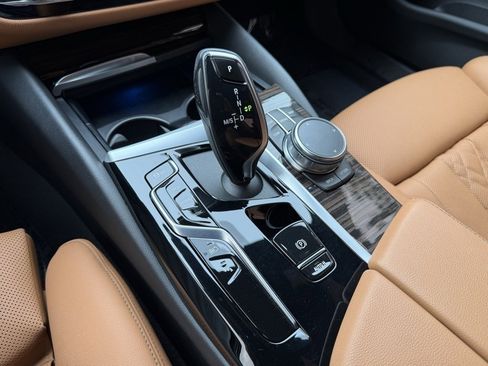 Certified 2023 BMW 530e w/ Convenience Package image 26