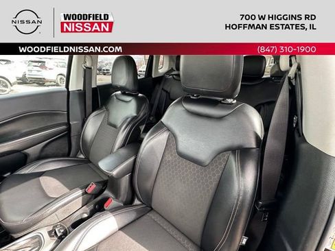 Used 2017 Jeep Compass Latitude w/ Popular Equipment Group AWD/4WD image 29
