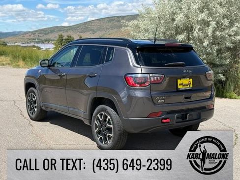 Used 2020 Jeep Compass Trailhawk w/ Cold Weather Group AWD/4WD image 3
