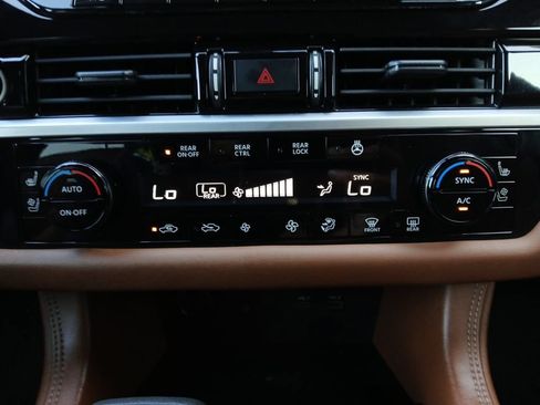 Used 2024 Nissan Pathfinder Platinum w/ Cargo Package FWD image 4