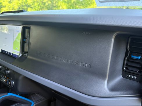 Used 2024 Ford Bronco Black Diamond image 18