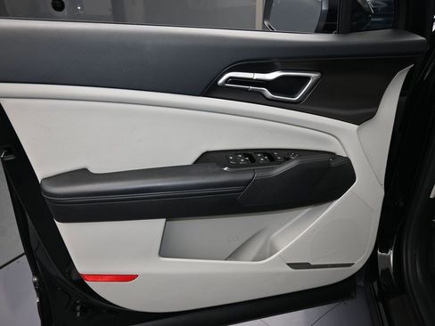 Used 2024 Kia Sportage EX image 11