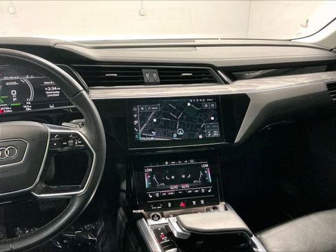 Certified 2024 Audi Q8 e-tron Premium Plus w/ Premium Plus Package image 9