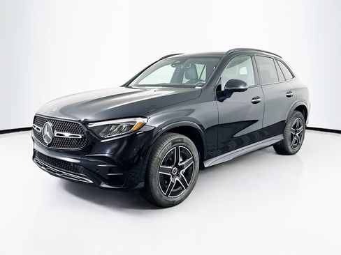 Used 2024 Mercedes-Benz GLC 300 4MATIC w/ AMG Line image 3