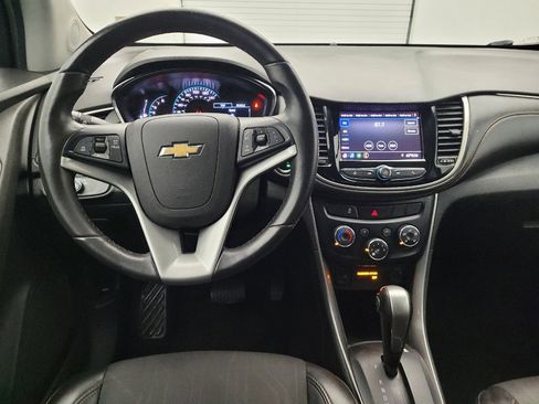 Used 2020 Chevrolet Trax LT w/ LT Convenience Package FWD image 22