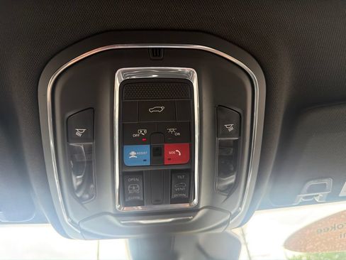 Used 2023 Jeep Grand Cherokee Altitude AWD/4WD image 22