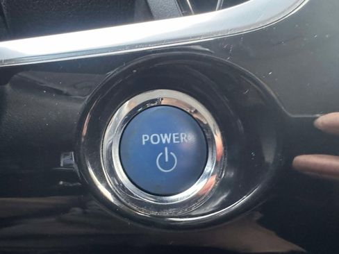 Used 2017 Toyota Prius Prime Premium image 30