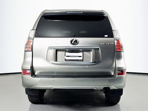 Used 2022 Lexus GX 460 Premium w/ Premium Package image 3