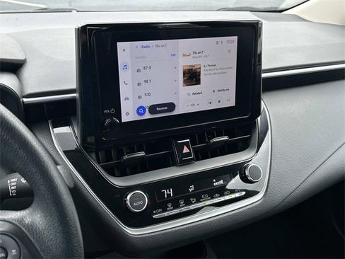 Used 2023 Toyota Corolla LE image 19