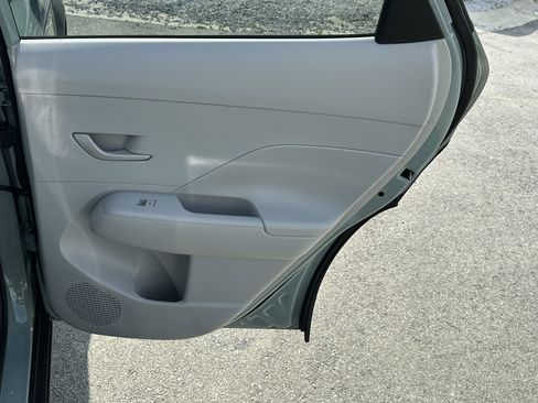 Used 2024 Hyundai Kona SEL image 18