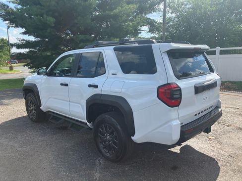 Used 2025 Toyota 4Runner SR5 RWD image 4