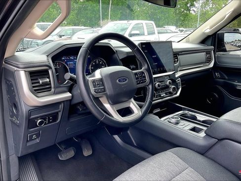 Used 2024 Ford Expedition XLT RWD image 17