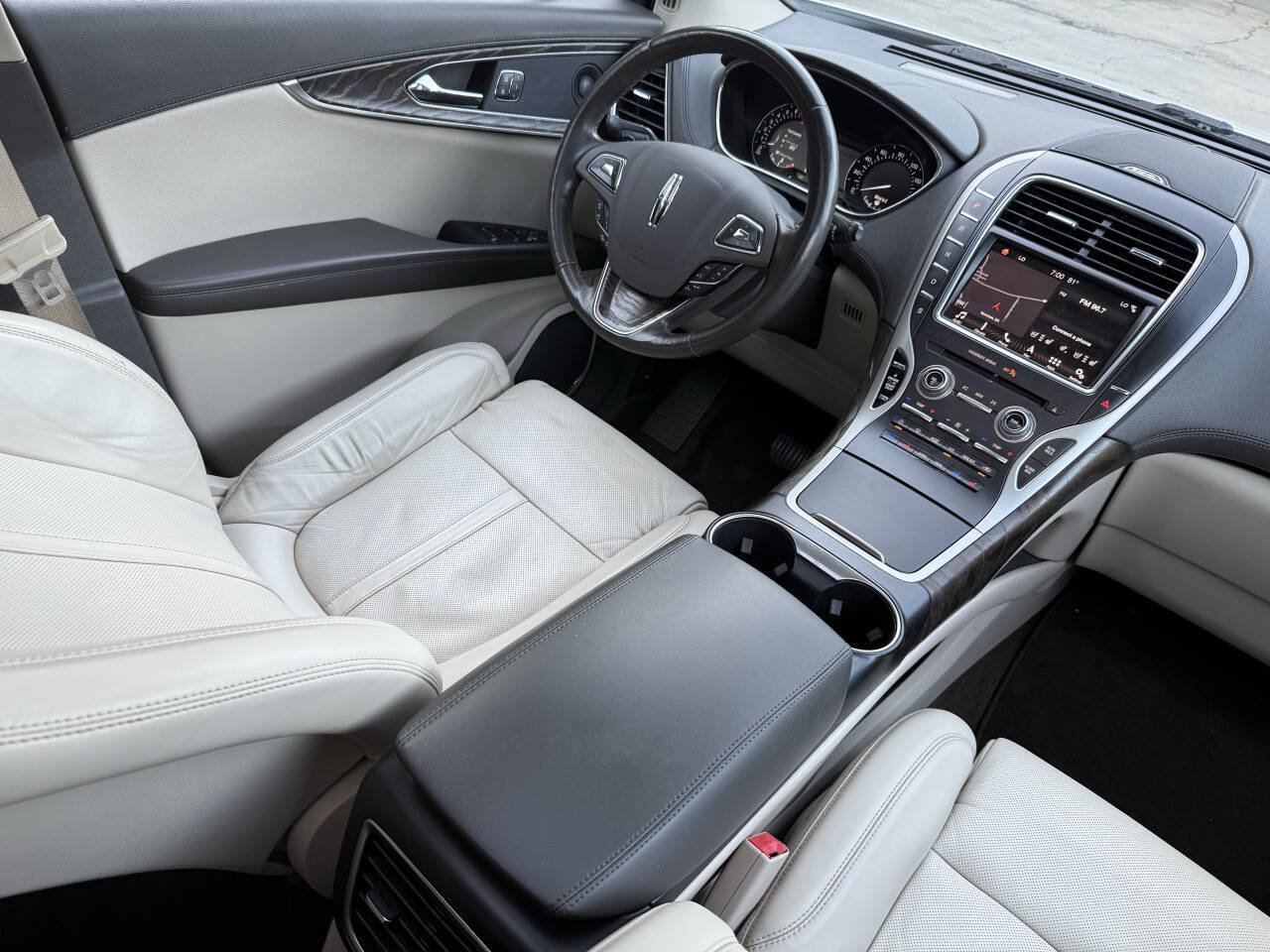 Used 2018 Lincoln MKX Reserve w/ Driver Assistance Package FWD image 49