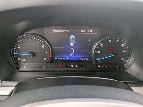 Used 2023 Ford Explorer XLT AWD/4WD image 25