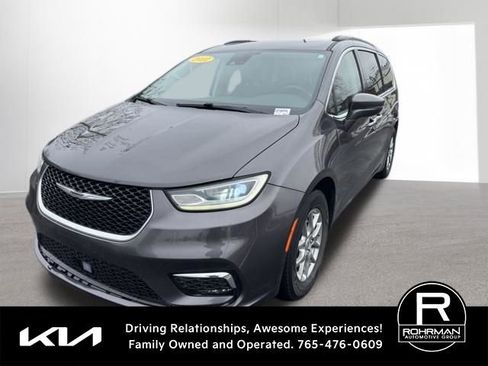 Used 2021 Chrysler Pacifica Touring w/ Cold Weather Group image 1