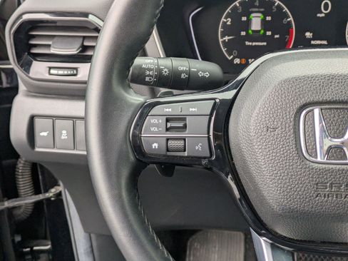 Certified 2025 Honda Pilot EX-L image 19