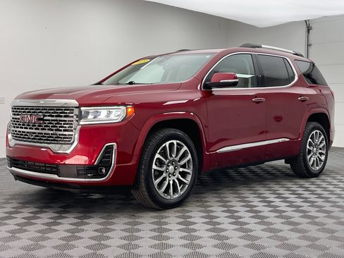 Used 2023 GMC Acadia Denali w/ Denali Ultimate Package AWD/4WD image 2