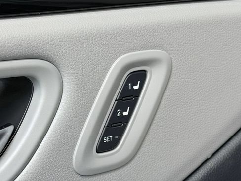 Used 2023 Honda Pilot Touring image 13