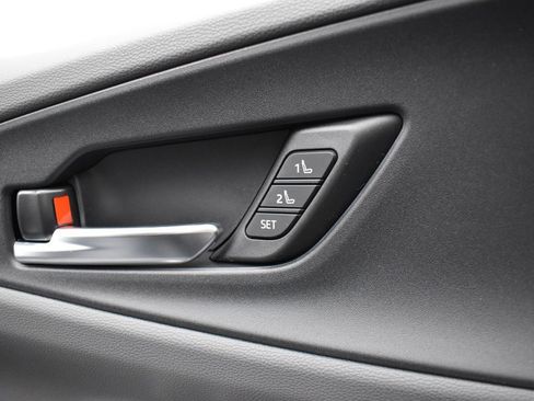 Used 2024 Toyota Prius Limited w/ Limited Premium Package image 7