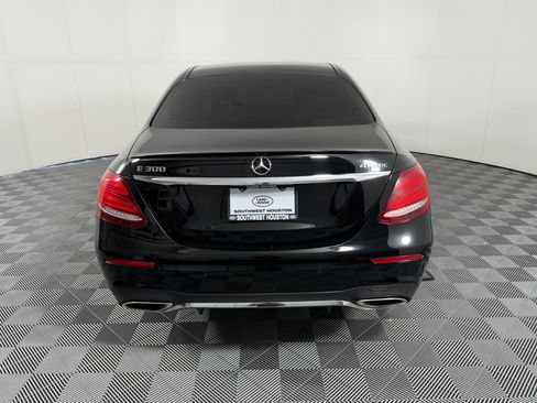Used 2017 Mercedes-Benz E 300 4MATIC image 10