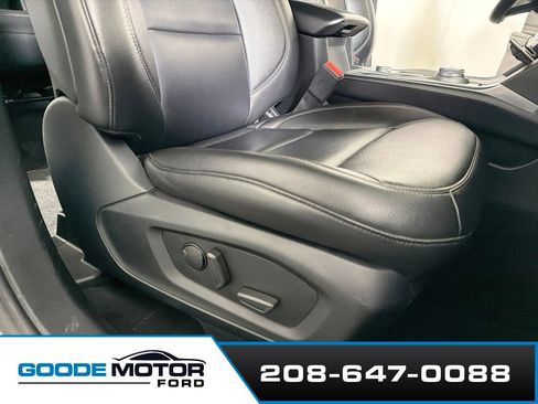 Used 2020 Ford Explorer XLT w/ Equipment Group 202A AWD/4WD image 25