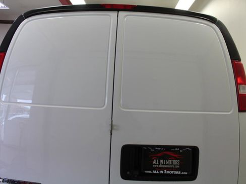 Used 2020 Chevrolet Express 2500 w/ Driver Convenience Package image 5