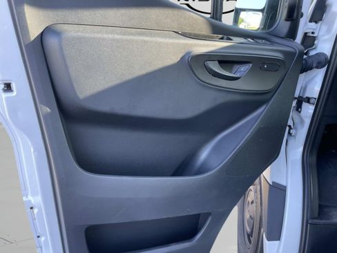 Used 2025 Mercedes-Benz Sprinter 2500 image 19