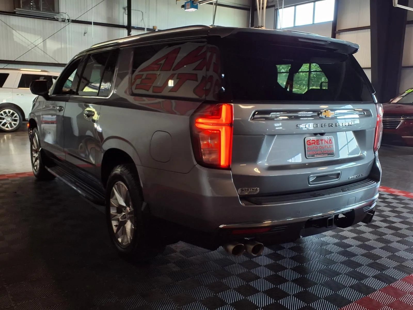 Used 2021 Chevrolet Suburban Premier AWD/4WD image 5