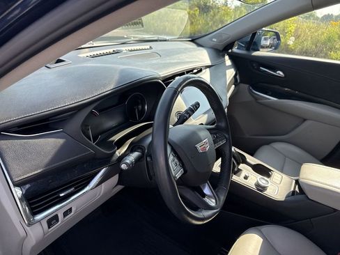 Certified 2020 Cadillac XT4 Premium Luxury FWD image 16