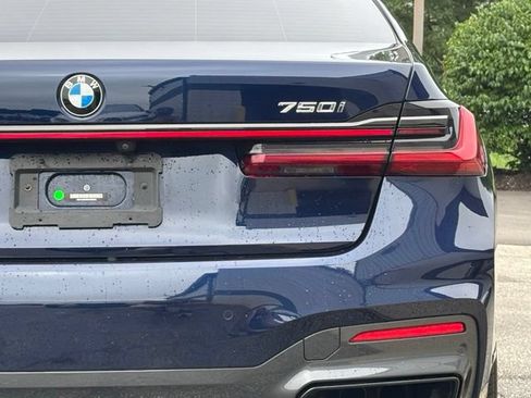 Certified 2022 BMW 750i xDrive w/ Luxury Rear Seating Package AWD/4WD image 7