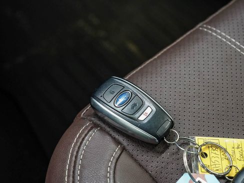 Used 2018 Subaru Forester 2.5i Touring w/ Popular Package #3B AWD/4WD image 27