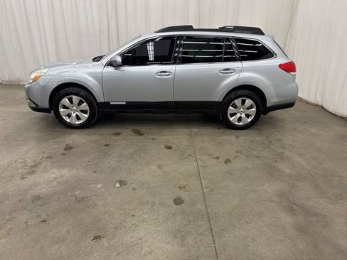 Used 2012 Subaru Outback 3.6R Limited image 32