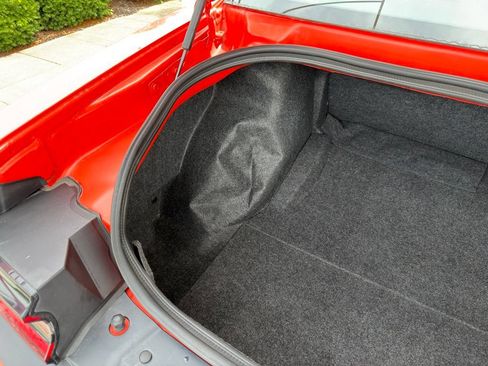 Used 2016 Dodge Challenger SXT RWD image 36