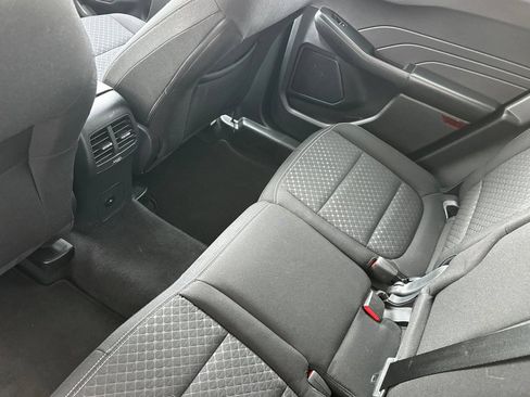 Used 2025 Ford Escape Active AWD/4WD image 9