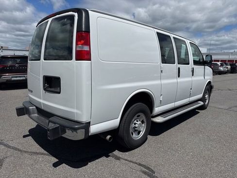 Used 2024 Chevrolet Express 2500 w/ Driver Convenience Package RWD image 5
