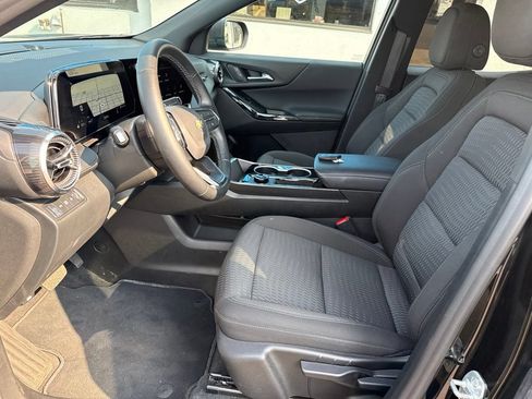 Used 2026 Chevrolet Equinox LT AWD/4WD image 21