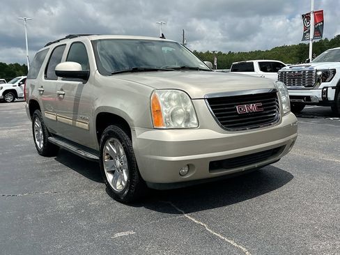 Used 2013 GMC Yukon SLE w/ Convenience Package RWD image 2