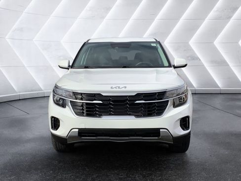 Used 2025 Kia Seltos LX AWD/4WD image 2