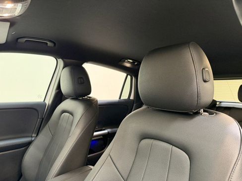 Used 2025 Mercedes-Benz GLA 250 image 17