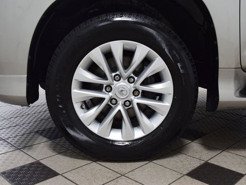 Used 2022 Lexus GX 460 Premium w/ Premium Package AWD/4WD image 24